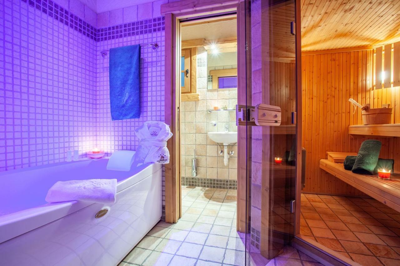Chalet with Mountain View (2 Adults)